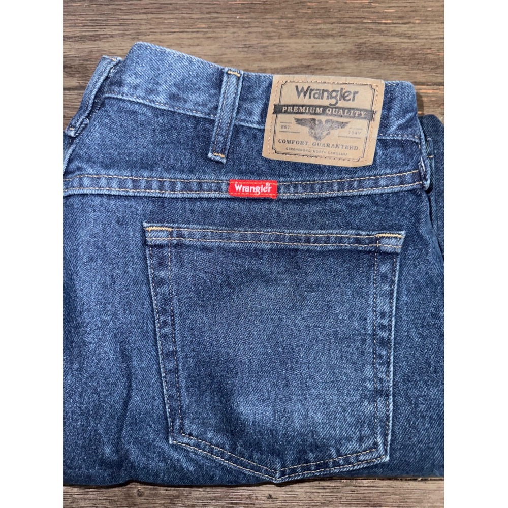 Wrangler Premium Quality Relaxed Fit Jeans Dark Wash 40x30 9760WDR Mens Denim